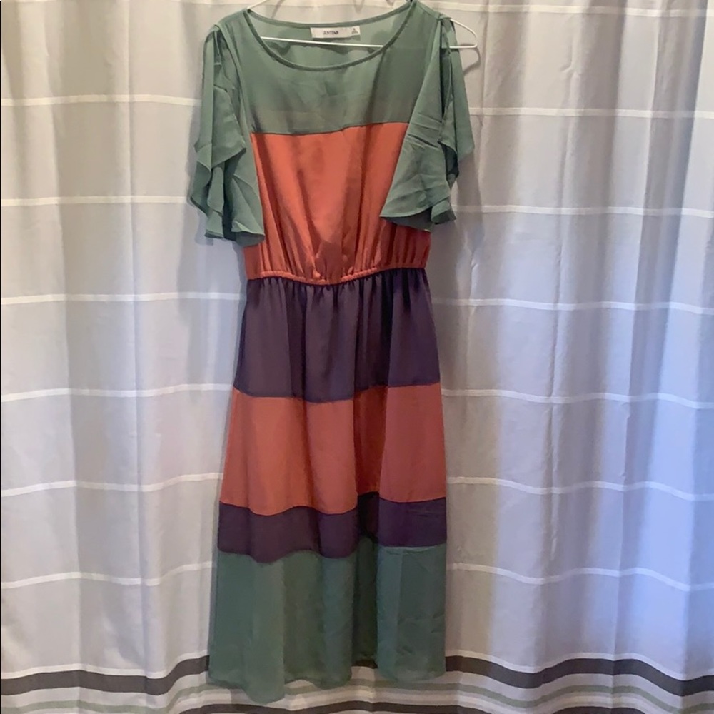 Really cute sage, mauve, violet dress